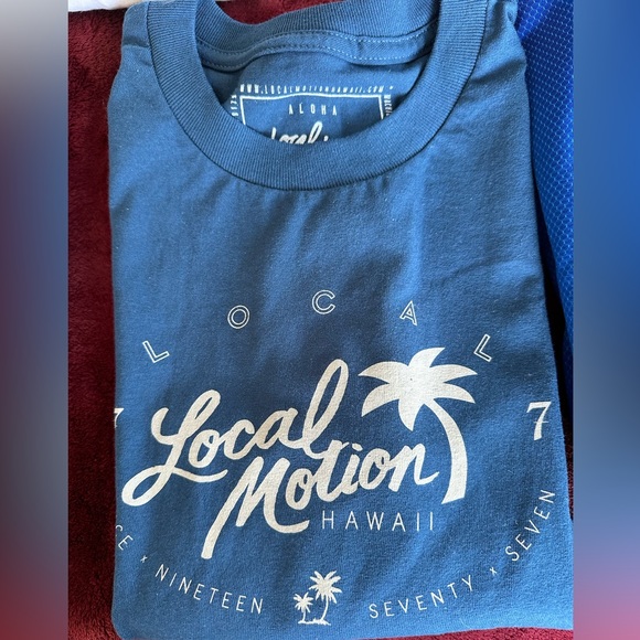 Lot of 3 boys tshirts (Nike/Lucky/Local Motion) and 1 thin UA hoody, xlnt cond - Picture 6 of 11